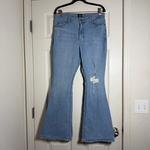 Lee Women’s Light Wash High Rise Distressed Flare Denim Jeans Stretch Size 12S